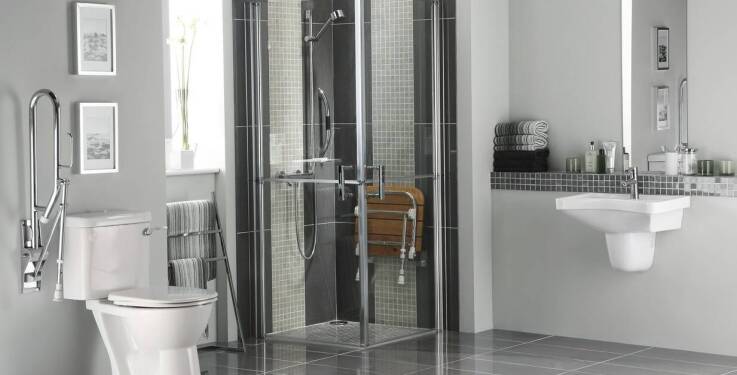 Przydatne funkcje krzeseł pod prysznic dla osób starszych i niepełnosprawnych