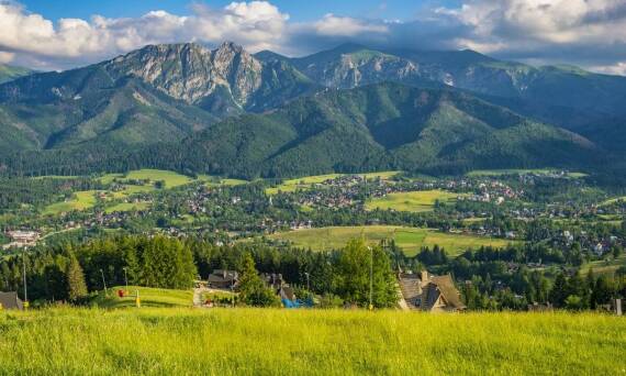 Zalety wynajmu apartamentu w Górach Karpacz na każdą porę roku