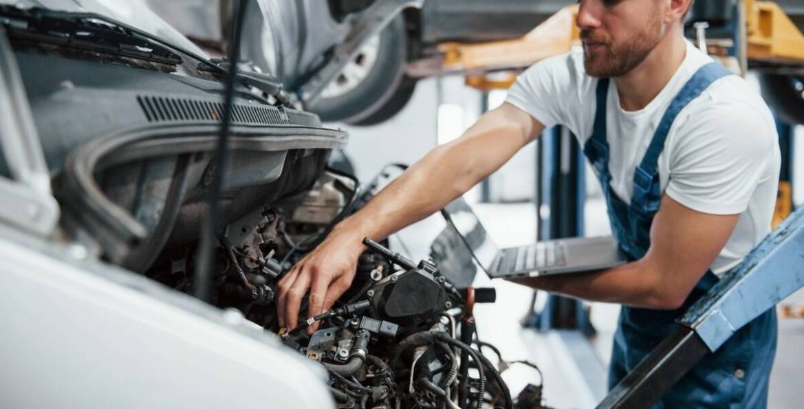 Jakie korzyści przynoszą przeglądy okresowe dla właścicieli flot pojazdów?