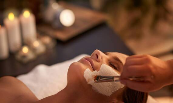 Japoński lifting twarzy – jakie są jego zalety w porównaniu do chirurgii plastycznej?