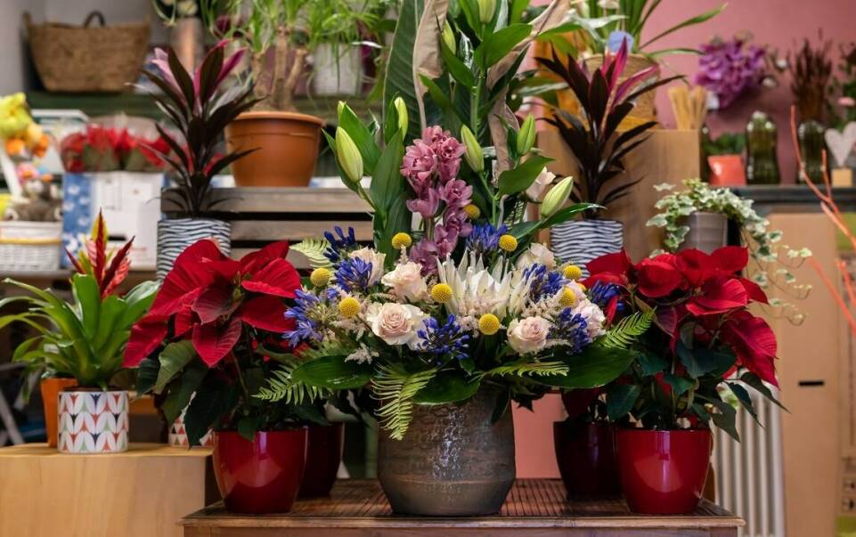 Sztuka tworzenia eleganckich kompozycji z kwiatów ciętych