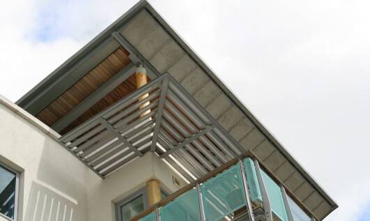 Parapety zewnętrzne jako element ochrony przed wilgocią