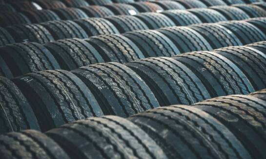 Serwis opon – dlaczego warto przechowywać opony poza sezonem?