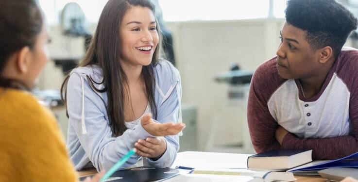 Jak interaktywne metody wspierają praktyczne użycie języka angielskiego?