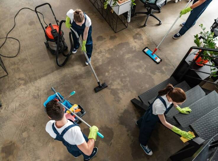 Profesjonalne sprzątanie szkół: dlaczego warto zlecić to specjalistom?