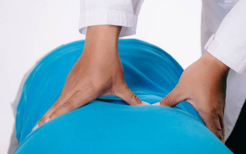 Jakie są najnowsze metody leczenia bólu kręgosłupa?