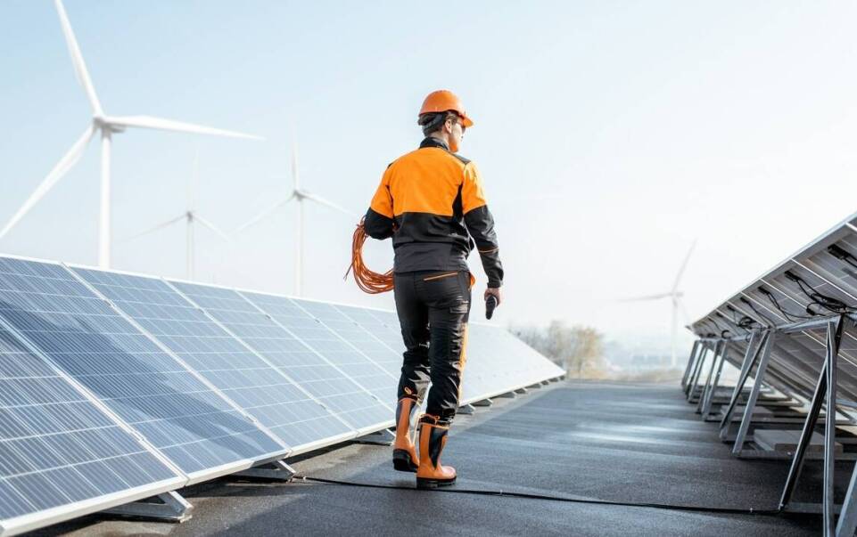 Proces serwisowania farm fotowoltaicznych: kluczowe aspekty