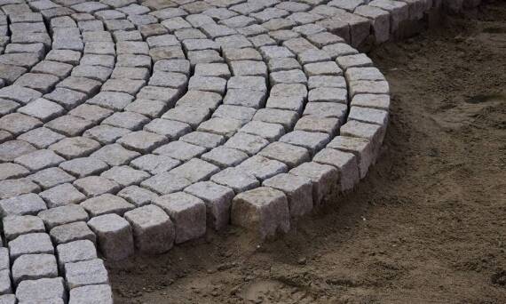 Jak wybrać odpowiednią kostkę brukową? 