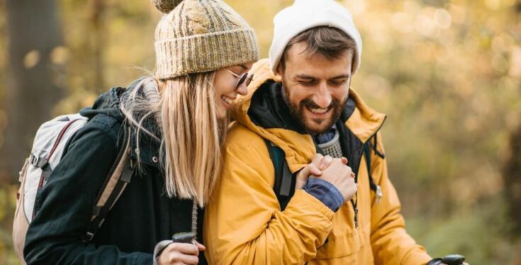 Spodnie sztormiak a moda – jak połączyć funkcjonalność ze stylem?