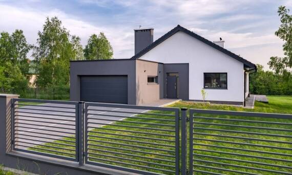 Czy istnieją ograniczenia wysokości ogrodzeń posesyjnych?