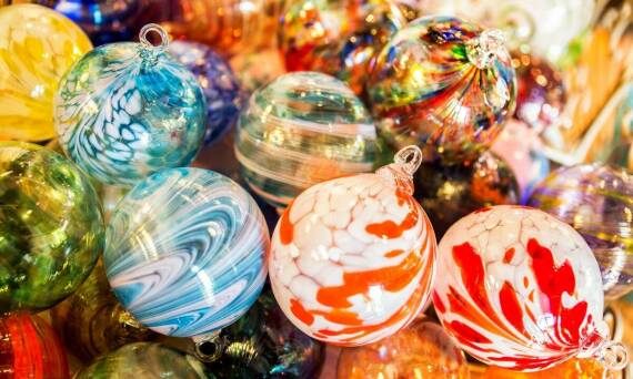 Sztuka tworzenia ręcznie robionych świeczników bożonarodzeniowych