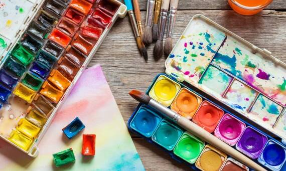 Jakie są zalety stosowania nowoczesnych pędzli w aranżacji wnętrz?