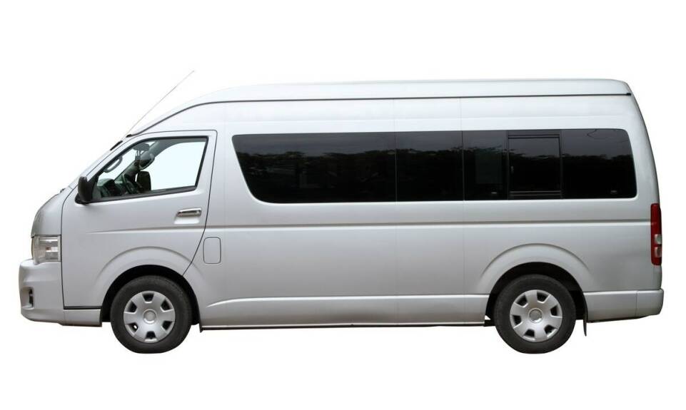 Przewozy grupowe busem dla 20 osób - jak oszczędzać na kosztach?