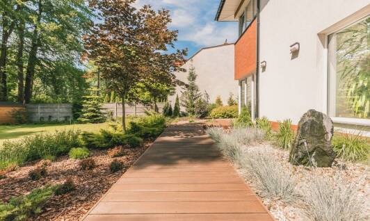 Jak drewutnie mogą wpłynąć na estetykę Twojego ogrodu?