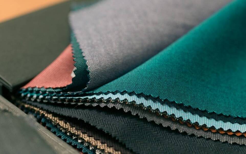 Brązowa wełna – ciepło i styl w jednym