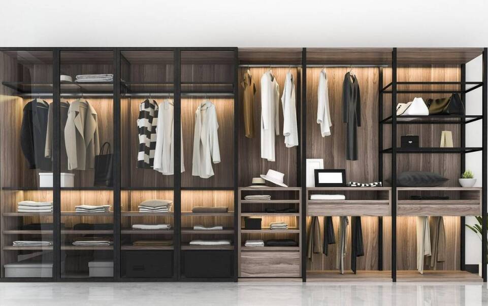 Praktyczne wskazówki przy wyborze szafy na wymiar do przedpokoju