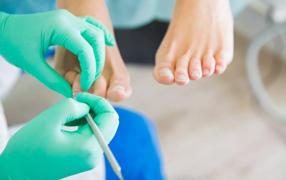 Zabiegi podologiczne a komfort życia – dlaczego warto zaufać specjalistom?