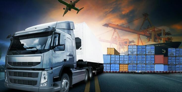 Jakie czynniki wpływają na ceny przewozu busem z Polski do Holandii?