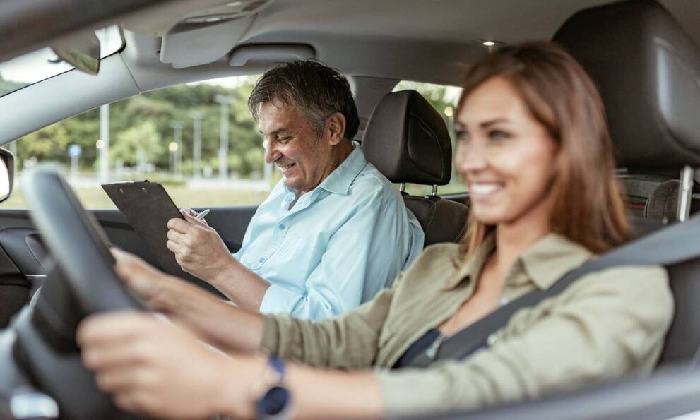 Co wyróżnia dobrego instruktora nauki jazdy? Porady dla kursantów