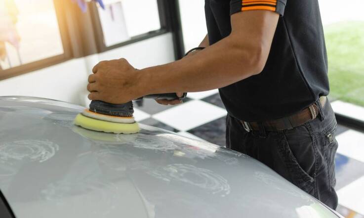 Jak przebiega korekcja lakieru? Profesjonalne techniki i narzędzia