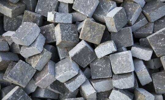 Różnice między kostką szlachetną a standardową