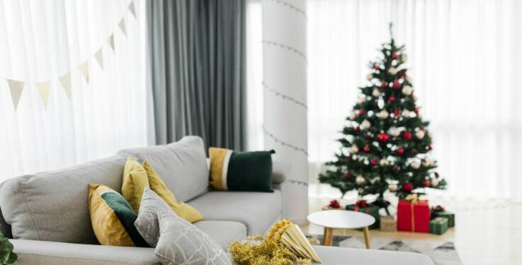 Jakie korzyści niesie personalizacja kolorów w produkcji wstążek na choinkę?