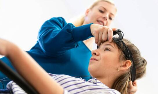 Rola badań EEG w terapii osób po urazach głowy