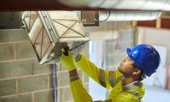 Rola serwisu klimatyzacji w systemach wentylacyjnych