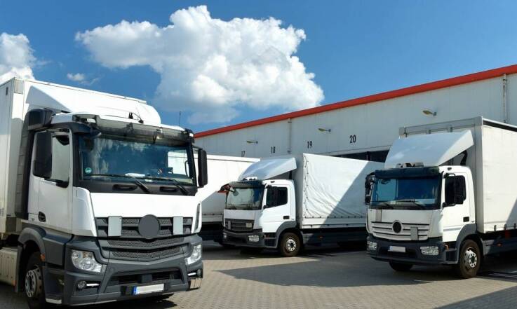 Zalety korzystania z usług transportu HDS przy przewozie kruszyw