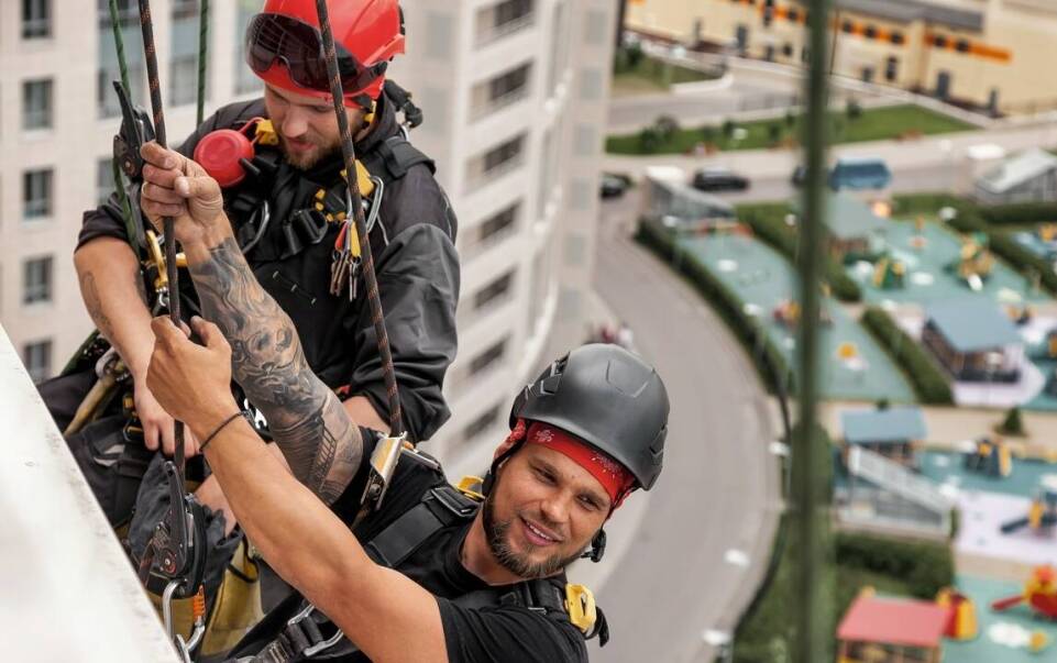 Wykorzystanie mobilnych ścianek wspinaczkowych podczas obozów harcerskich