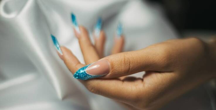 Jak dobrać odpowiednią długość paznokci przy manicure hybrydowym?