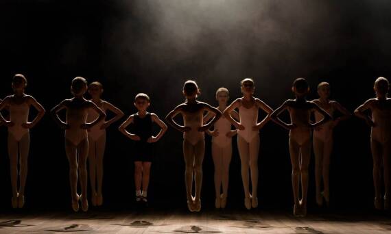 Jak kursy sportowe mogą wspierać rozwój kreatywności u dzieci i młodzieży?