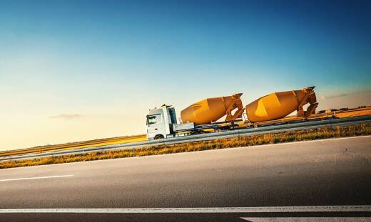 Przewóz materiałów niebezpiecznych z użyciem transportu niskopodwoziowego