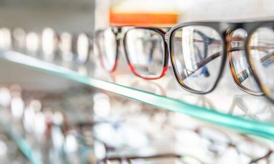 Jakie są najnowsze osiągnięcia w dziedzinie personalizacji soczewek okularowych?