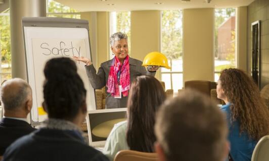 Zabezpieczenia przeciwpożarowe w budynkach użyteczności publicznej