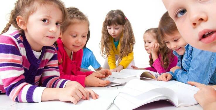 Jakie korzyści niesie za sobą nauka języka angielskiego w żłobku?