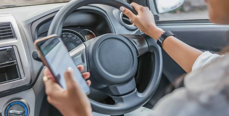 Jakie funkcje oferuje aplikacja mobilna dla użytkowników Androida i iOS?