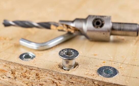 Poradnik wyboru najlepszych śrub poziomujących dla Twojej aplikacji