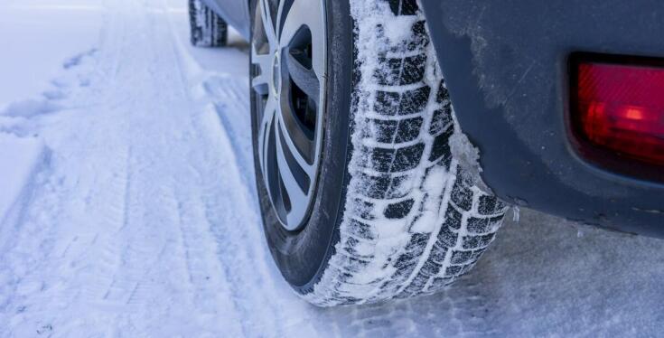 Cechy dobrych opon zimowych do pojazdów dostawczych