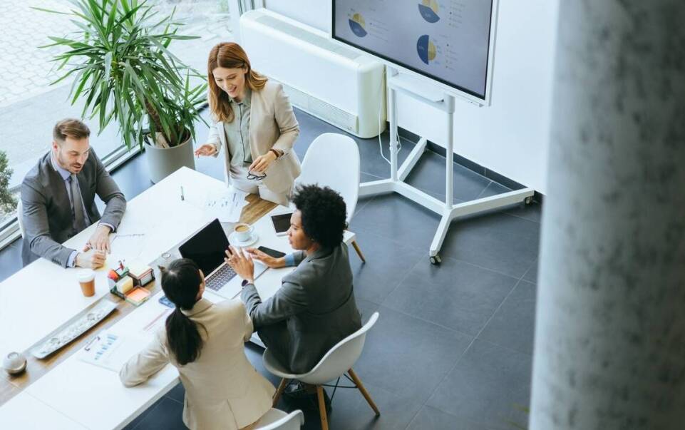 Efektywne zarządzanie kadrami i płacami w średnich przedsiębiorstwach