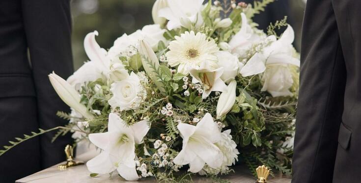 Usługi fotograficzne i filmowe na ceremonii pogrzebowej – dlaczego warto je rozważyć?