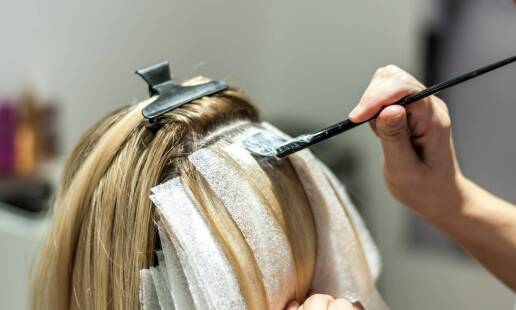 Nowości w koloryzacji dla odważnych – oferta zakładu fryzjerskiego iława
