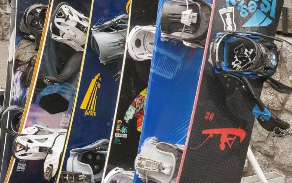 Wypożyczalnia sprzętu snowboardowego: zalety korzystania z oferty