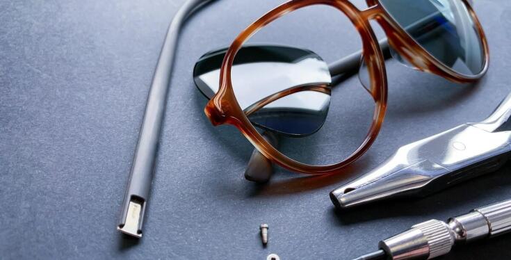 Szkła progresywne – jakie rozwiązania oferują współczesne salony optyczne?