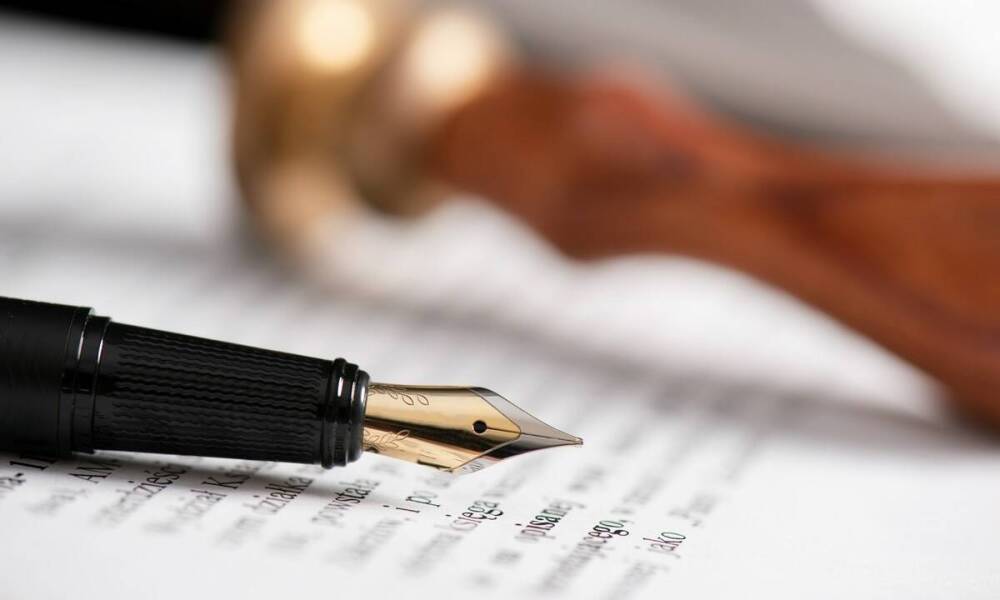 Tani notariusz – jak efektywnie korzystać z jego usług w sprawach spadkowych?