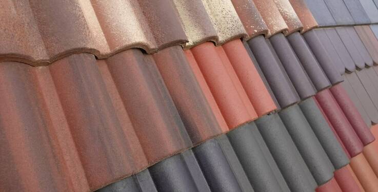 Dachówki ceramiczne – jak wpływają na izolację termiczną budynku?