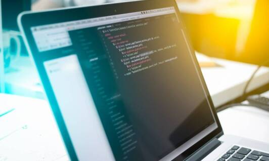 Znaczenie HTTPS i HTTP/2 w zapewnieniu bezpieczeństwa i szybkości aplikacji internetowych