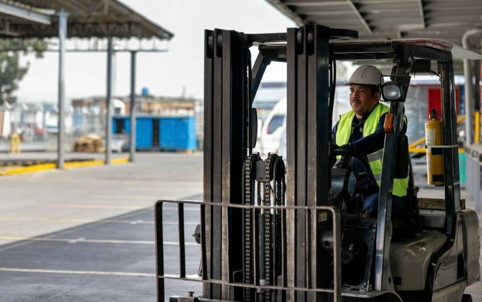 Wózki widłowe elektryczne: Innowacyjne rozwiązania dla przemysłu