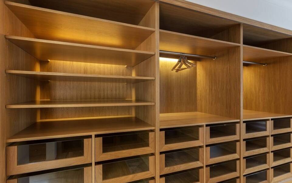 Jakie systemy przechowywania sprawdzą się w szafach na wymiar?