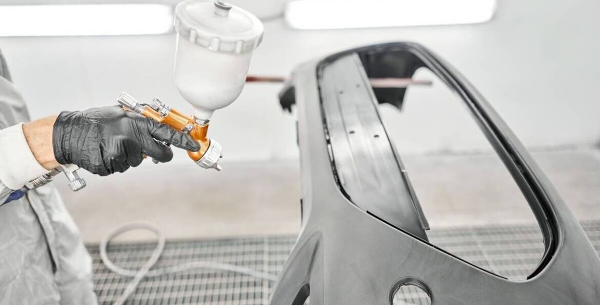 Całkowite malowanie auta – kiedy jest niezbędne po wypadku?